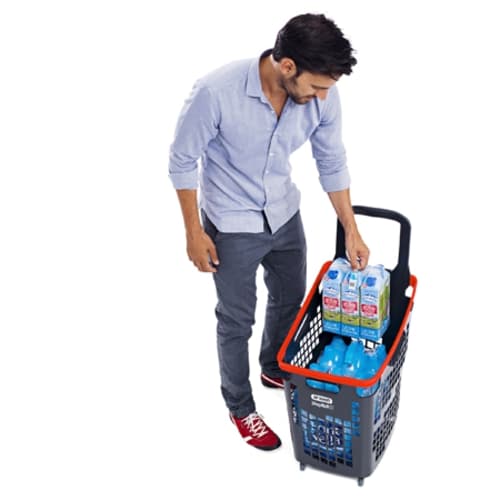 muskarac-i-korpa-za-market-shop-roll-65l